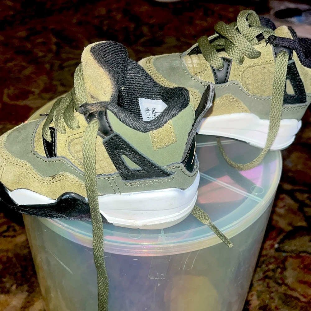 Jordan 4 Retro Toddler size 3c olive green